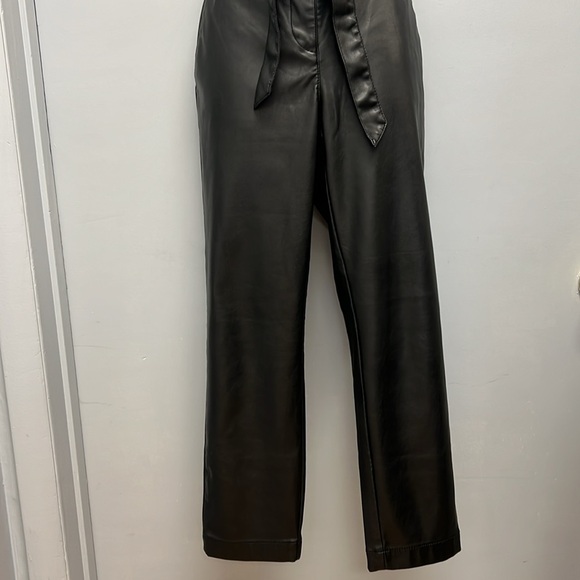 Loft High Rise Soft Faux Leather Belted Pants Size 2 - Picture 2 of 13